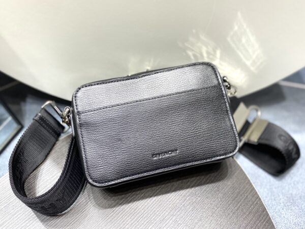 Givenchy Antigona U Camera Bag