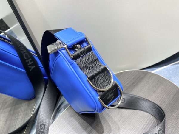 Givenchy G-Essentials Camera Bag