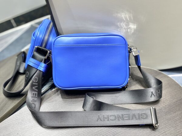 Givenchy G-Essentials Camera Bag