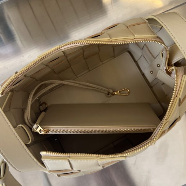 Bottega Veneta BV Small Bowling Cassette