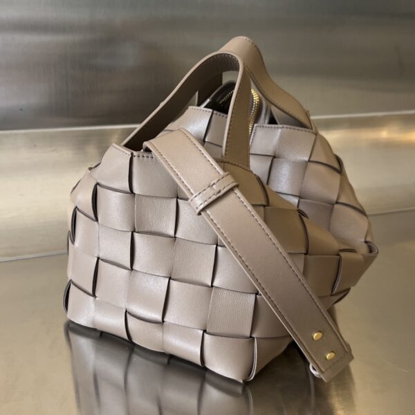 Bottega Veneta BV Small Bowling Cassette