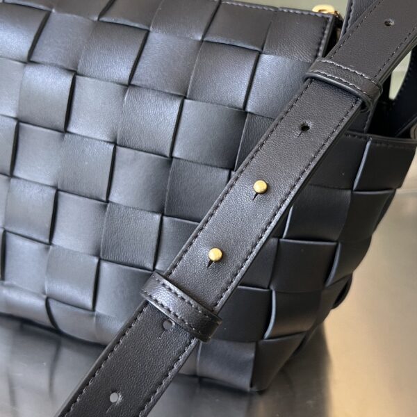 Bottega Veneta BV Small Bowling Cassette