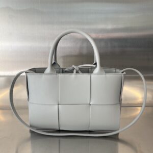 BOTTEGA VENETA BV Mini Arco Tote Bag