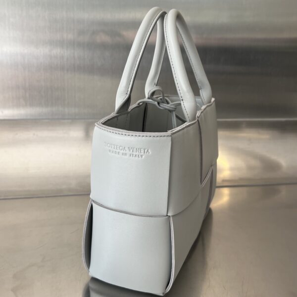 BOTTEGA VENETA BV Mini Arco Tote Bag