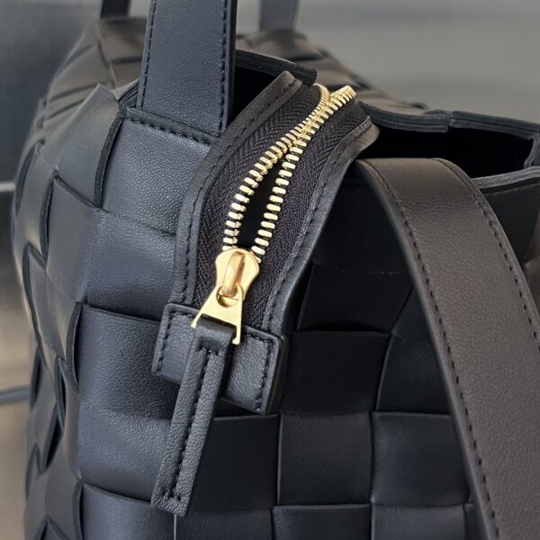Bottega Veneta BV Bowling Cassette