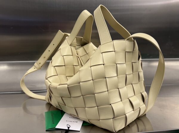 Bottega Veneta BV Bowling Cassette