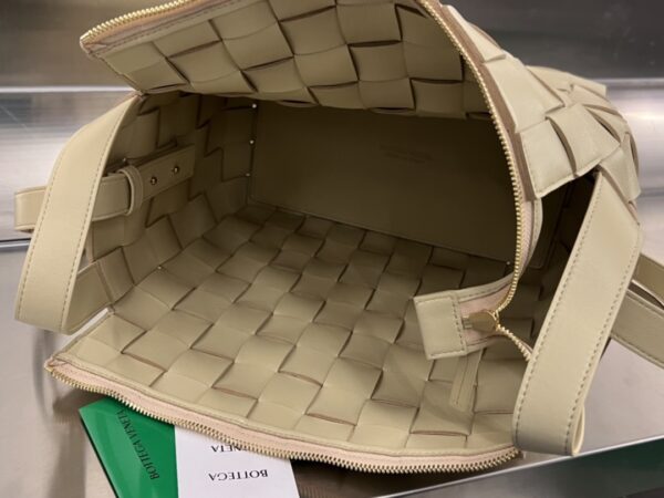 Bottega Veneta BV Bowling Cassette