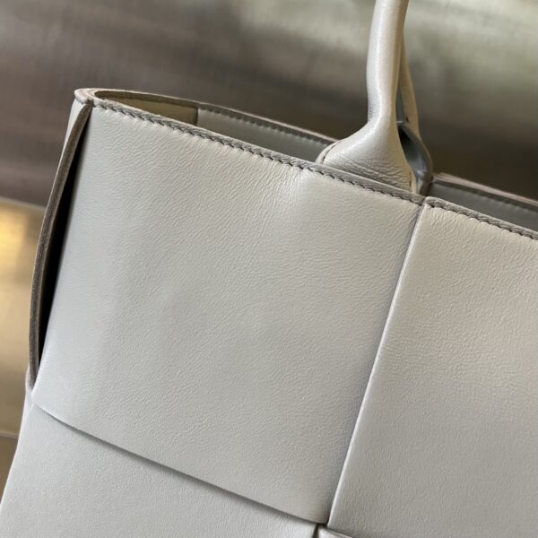 Bottega Veneta Arco Tote