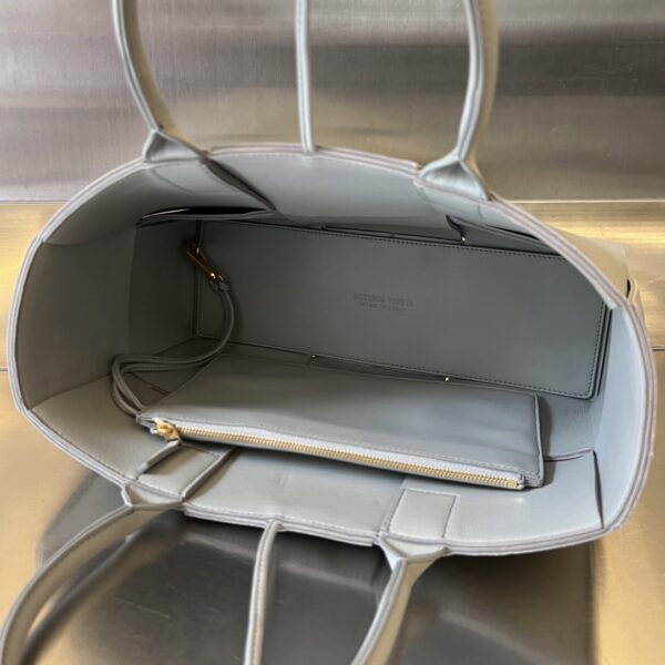 Bottega Veneta Arco Tote