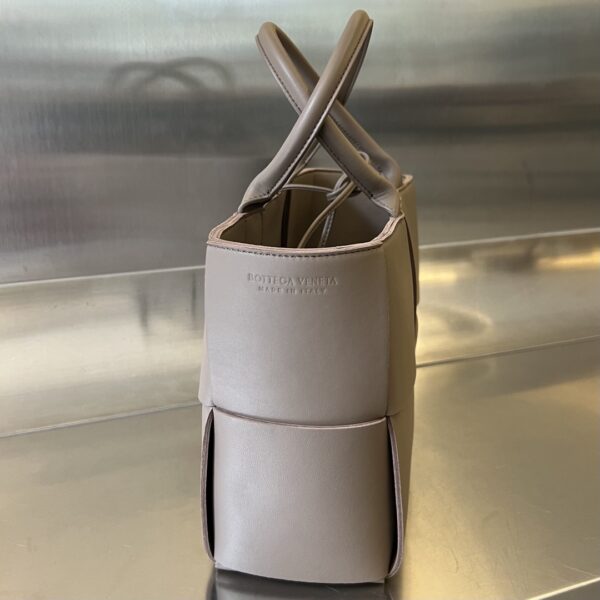 Bottega Veneta Arco Tote