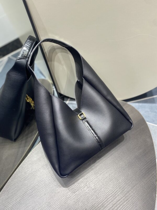 Givenchy G-Hobo  Medium