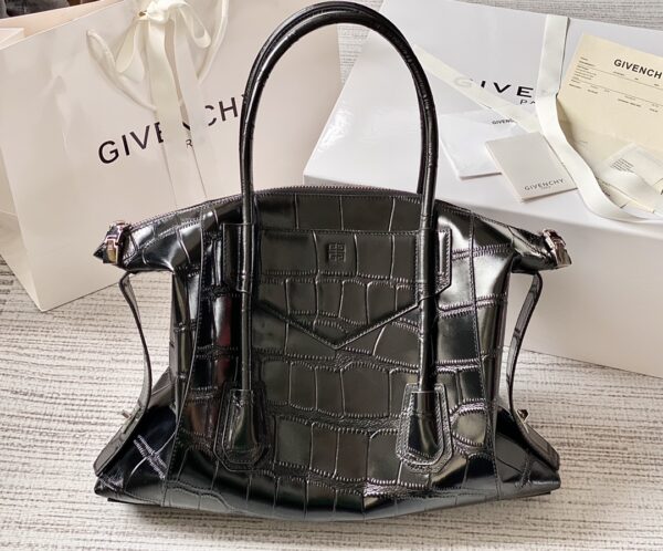 ANTIGONA LOCK SOFT