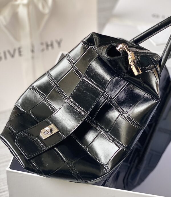 ANTIGONA LOCK SOFT