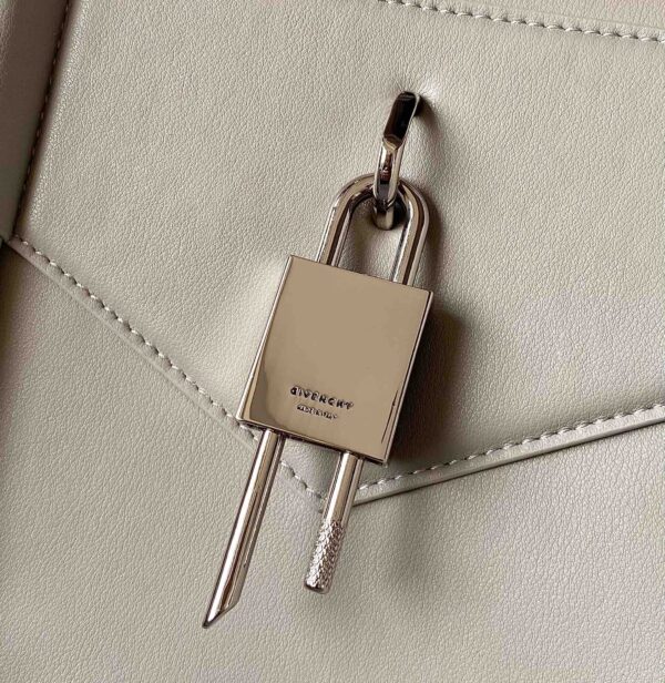 ANTIGONA LOCK SOFT