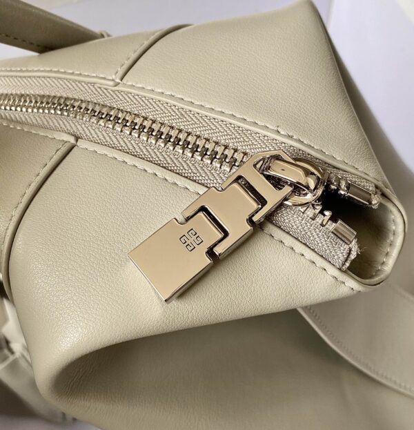 ANTIGONA LOCK SOFT