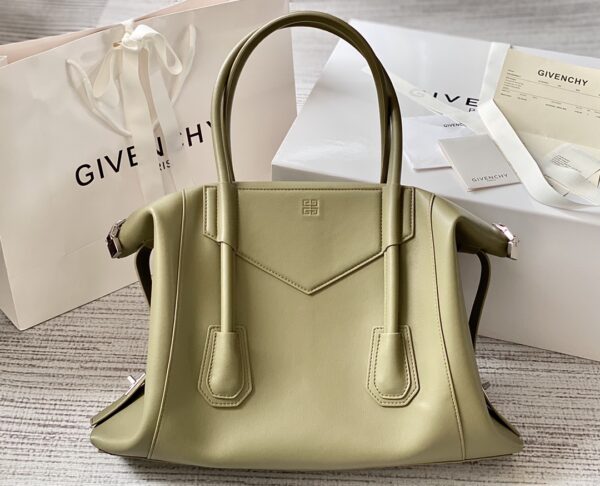 ANTIGONA LOCK SOFT
