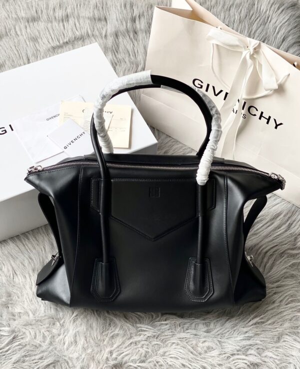 ANTIGONA LOCK SOFT