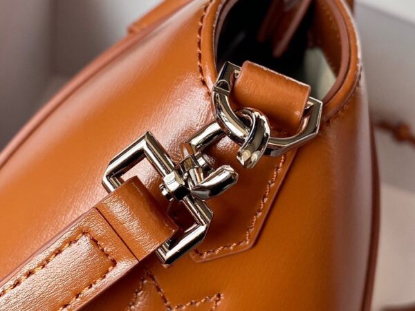 Givenchy Antigona Lock Soft