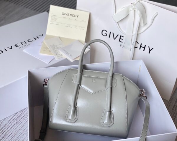 Givenchy Antigona Lock Soft