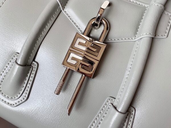 Givenchy Antigona Lock Soft