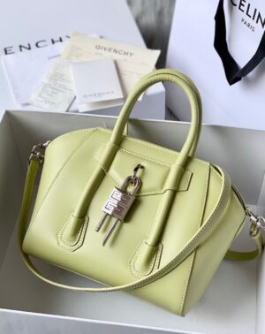 Givenchy Antigona Lock Soft