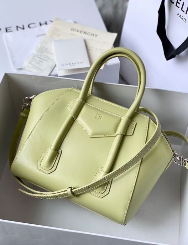 Givenchy Antigona Lock Soft