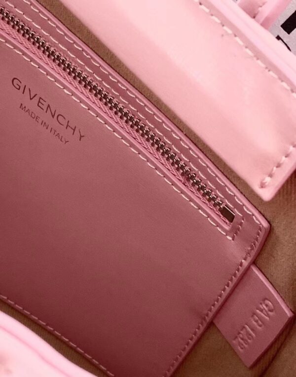 Givenchy Antigona Lock Soft