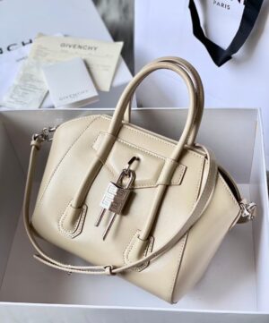 Givenchy Antigona Lock Soft