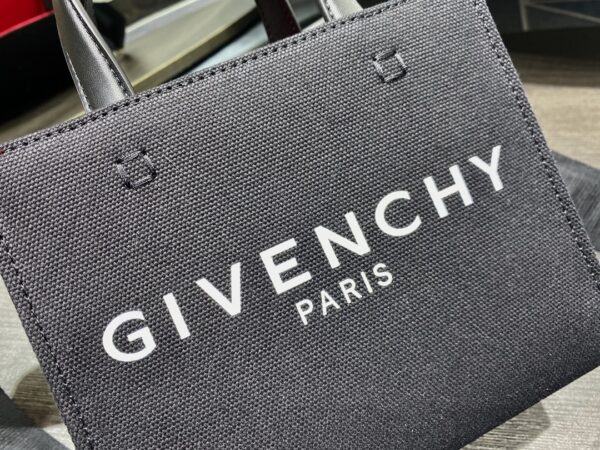 Givenchy Cabas G-tote Mini