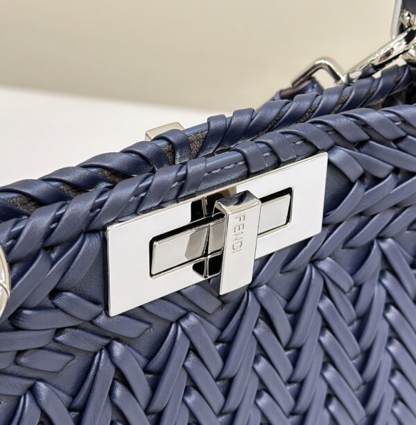 Fendi Peekaboo ISeeU Medium