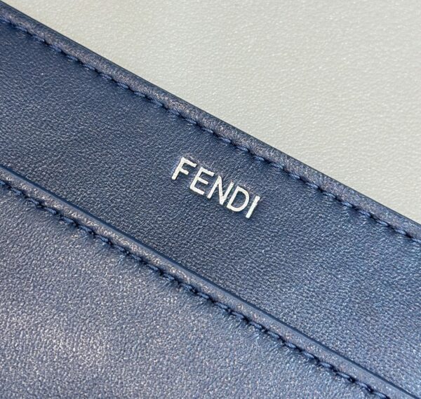 Fendi Peekaboo ISeeU Medium