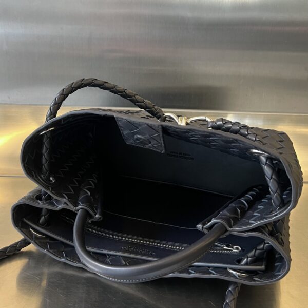 BOTTEGA VENETA MEDIUM ANDIAMO BAG