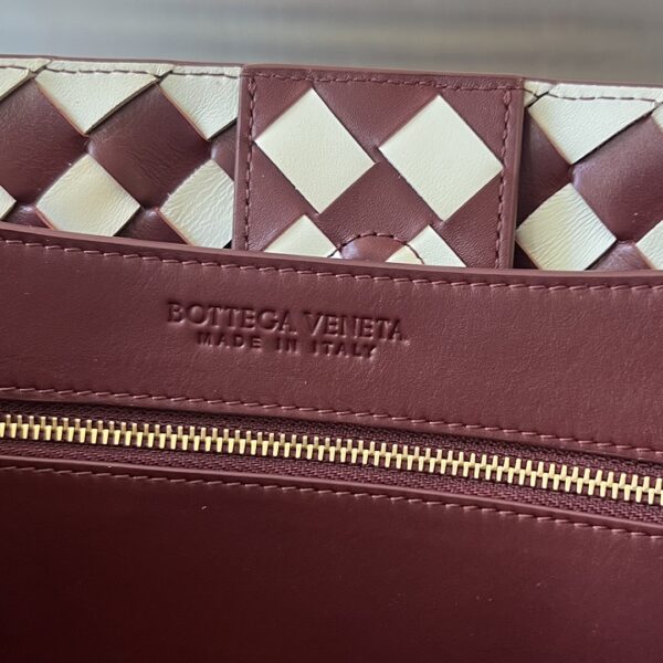 Bottega Veneta Medium Andiamo