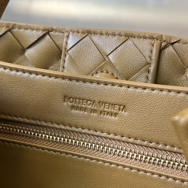 BOTTEGA VENETA BV Small Andiamo