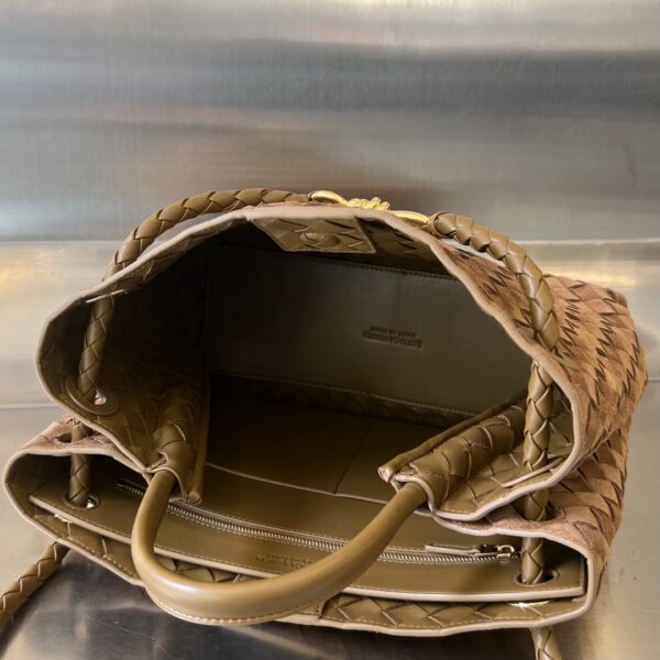 BOTTEGA VENETA MEDIUM ANDIAMO BAG