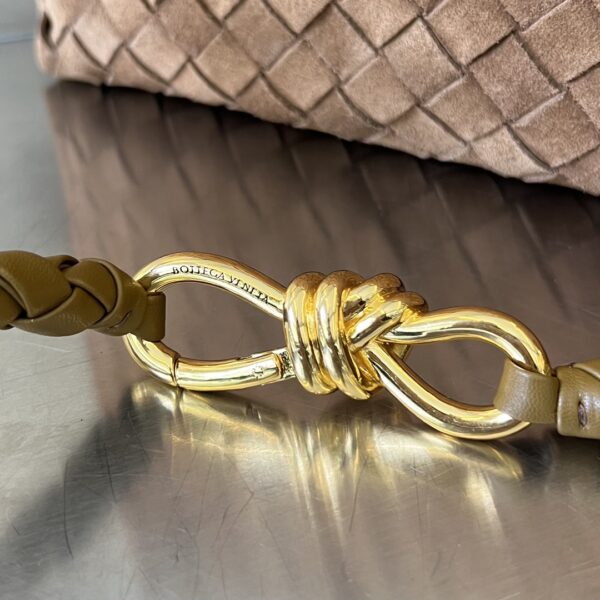 BOTTEGA VENETA MEDIUM ANDIAMO BAG