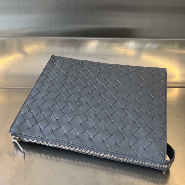Bottega Veneta Intrecciato Standing Pouch