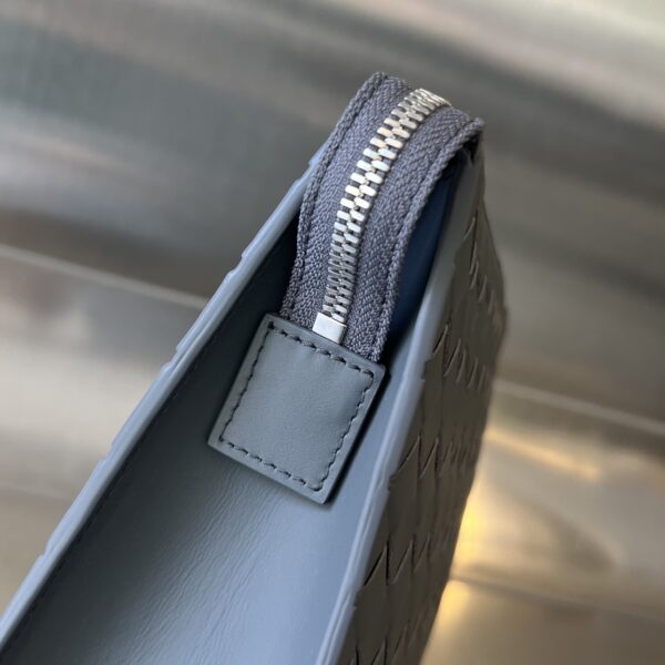 Bottega Veneta Intrecciato Standing Pouch