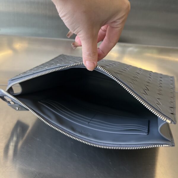 Bottega Veneta Intrecciato Standing Pouch