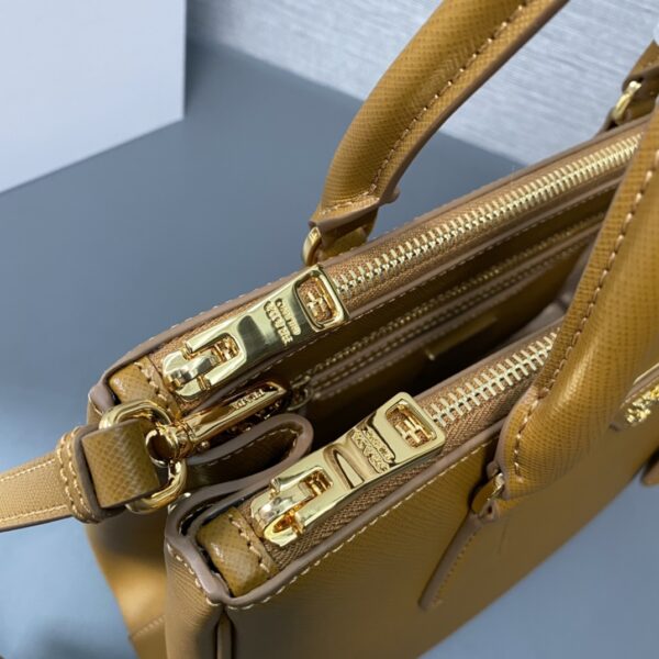 Medium Prada Galleria Saffiano leather bag