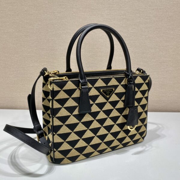 Medium Prada Galleria Saffiano leather bag