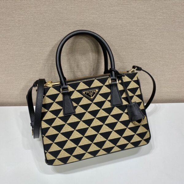 Medium Prada Galleria Saffiano leather bag
