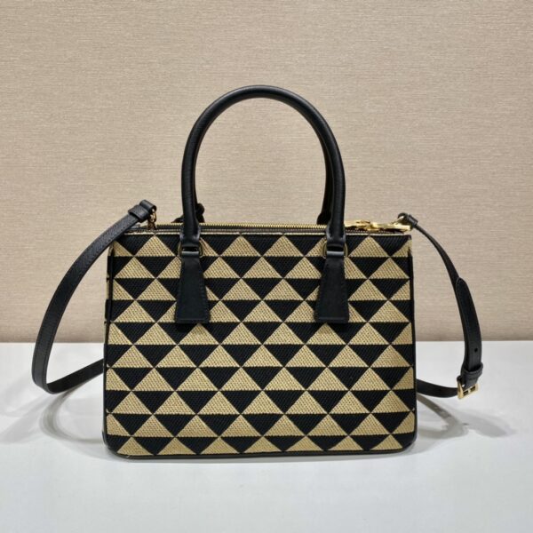 Medium Prada Galleria Saffiano leather bag