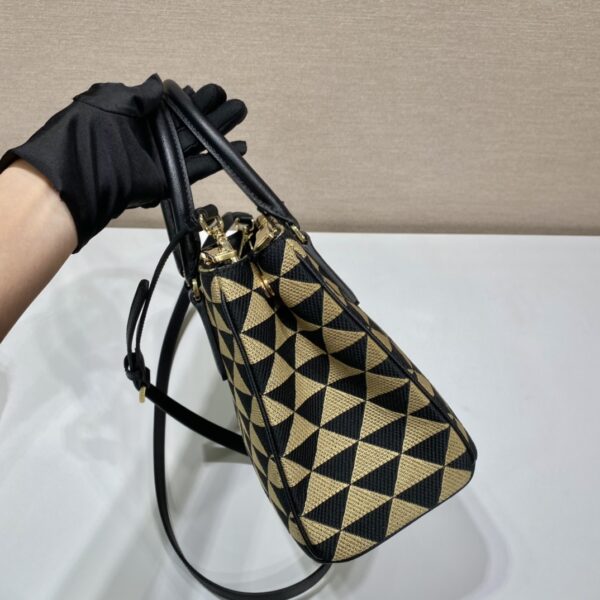 Medium Prada Galleria Saffiano leather bag