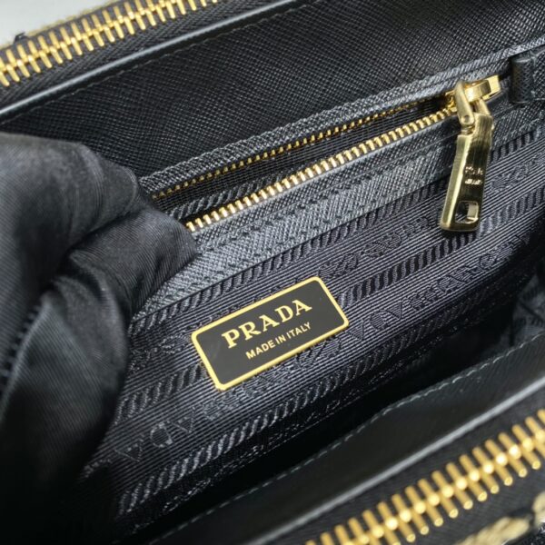 Medium Prada Galleria Saffiano leather bag