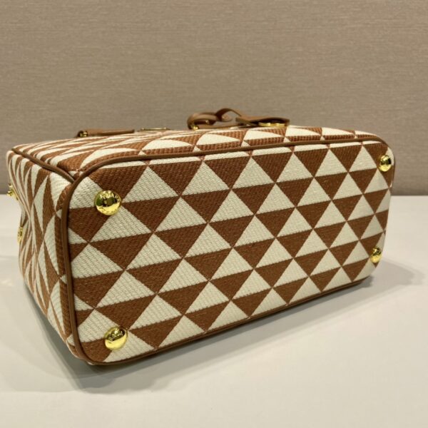 Medium Prada Galleria Saffiano leather bag
