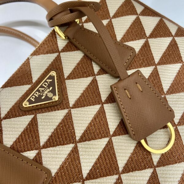 Medium Prada Galleria Saffiano leather bag