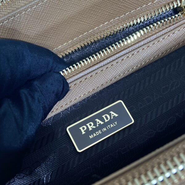 Medium Prada Galleria Saffiano leather bag
