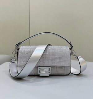 FENDI BAGUETTE MEDIUM BAG