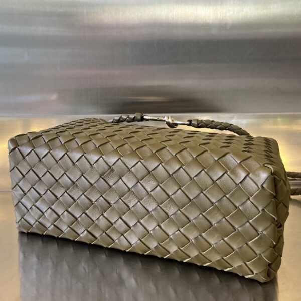 BOTTEGA VENETA MEDIUM ANDIAMO BAG